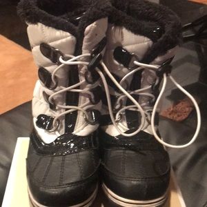 Children’s winter snow boots Totes